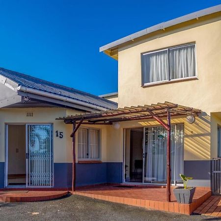 15 @ Porter Guesthouse Port Shepstone Buitenkant foto